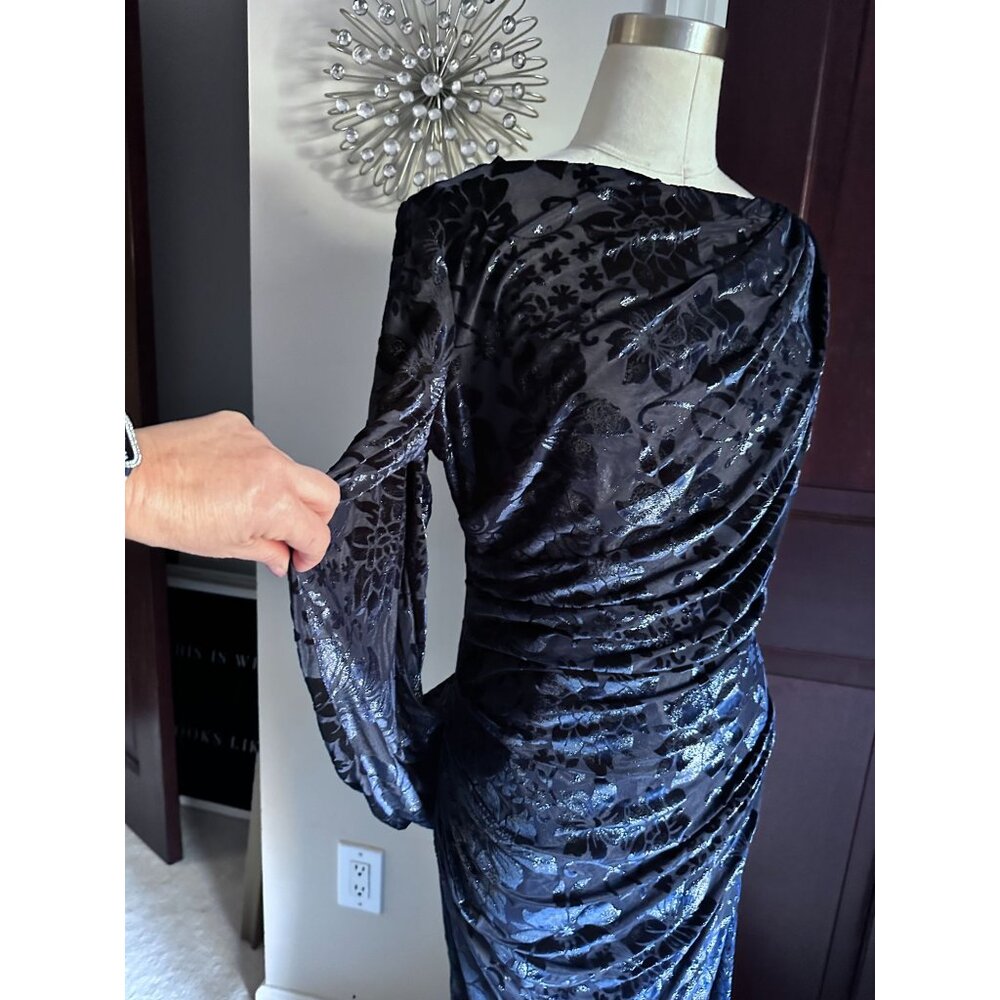 Betsy & Adam navy floral embossed cape inspired gown sz 12 NWOT - Picture 6 of 8